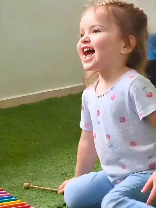 Estudiantes de Xinaxtli School aprendiendo y creciendo juntos